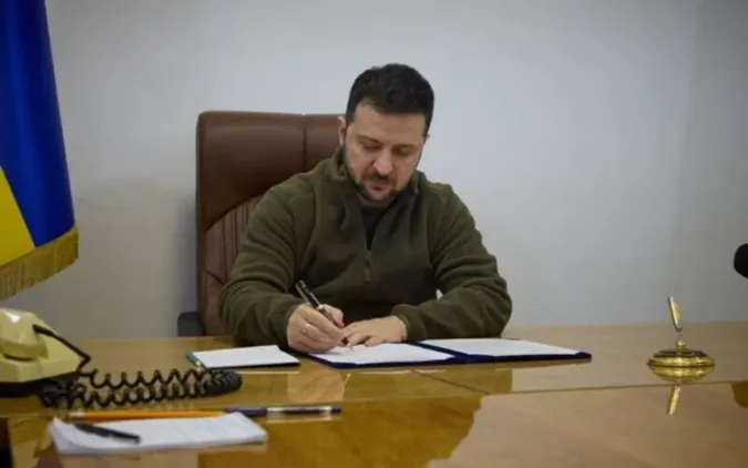 Зеленський підписав закон про превентивну реструктуризацію боргів