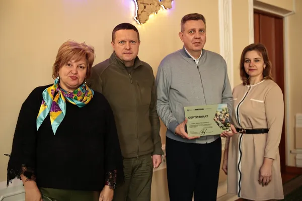 На Волині ветеранам і родинам полеглих захисників вручили сертифікати на житло (фото)