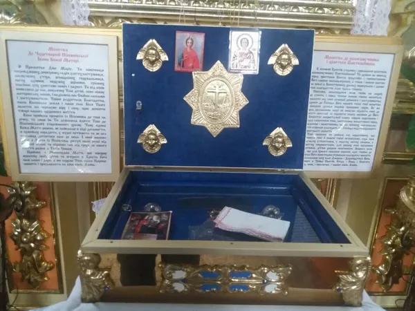 Мощевик із часточкою мощей святого Пантелеймона Цілителя