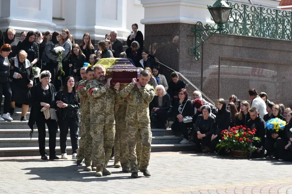 У Луцькому районі провели в останню дорогу Максима Відринського та Григорія Савчука