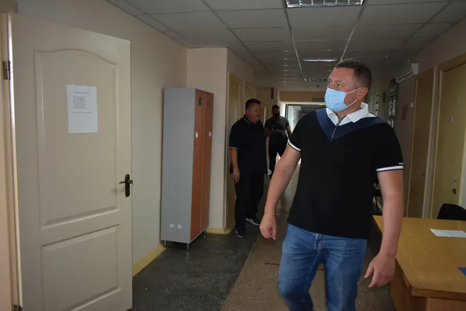 Голова Волинської ОДА відвідав один із центрів вакцинації в Луцьку (фото)