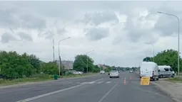 У Луцькому районі бус збив школярку на переході (фото)