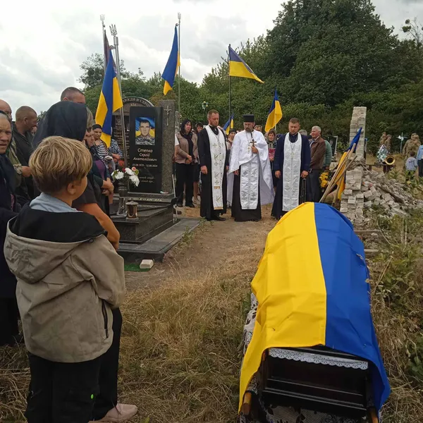 Рік вважався зниклим: на Волині попрощалися з воїном Віталієм Томашевським (фото)