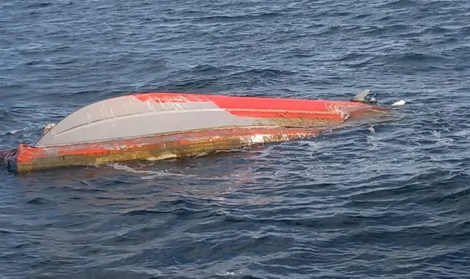 Біля берегів Румунії знайшли невідомий морський дрон з потужною боєголовкою (фото, відео)