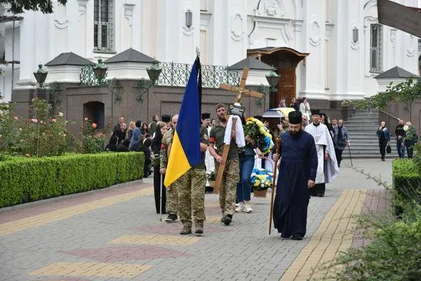 У Луцьку попрощалися з воїном Андрієм Сингаївським (фото)
