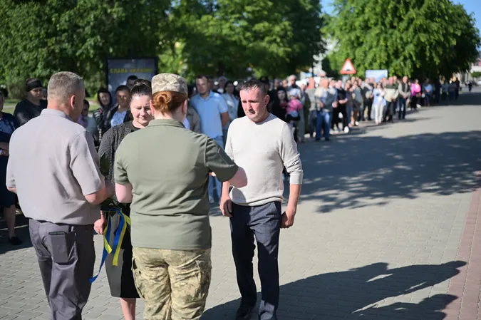На Волині родинам загиблих Героїв вручили їхні посмертні нагороди (фото)