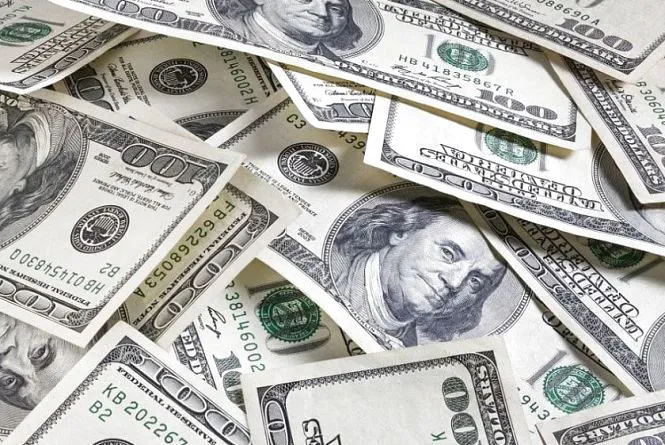 США заборонили ввозити до росії долари