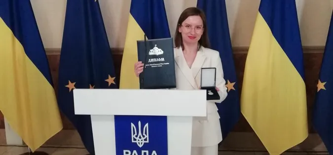 Доцентка волинського вишу отримала відзнаку від Верховної Ради (фото)