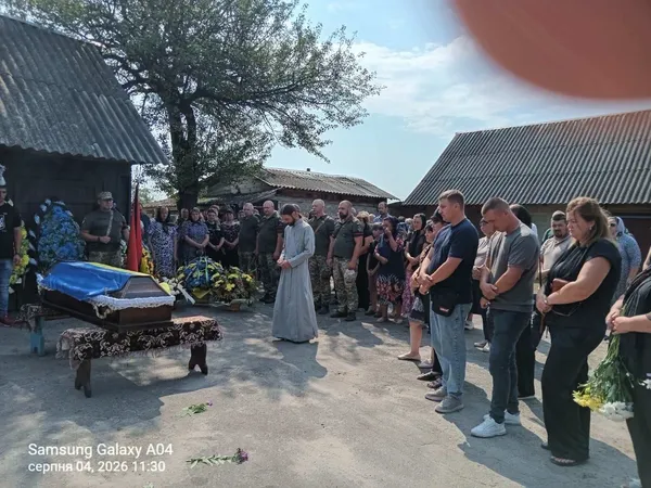 На Волині попрощалися з полеглим захисником Олександром Лавренчуком (фото)