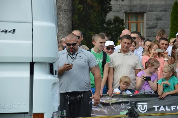 Такий строгий суддя...