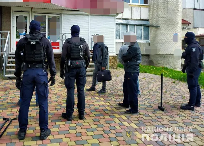 У Луцьку працювало підпільне казино «тільки для своїх» (фото)