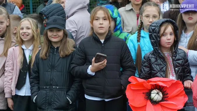 Останній дзвоник у Луцькому ліцеї №9: як це було (фото)