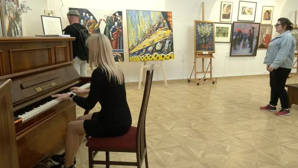 Піаністка Олена Плита