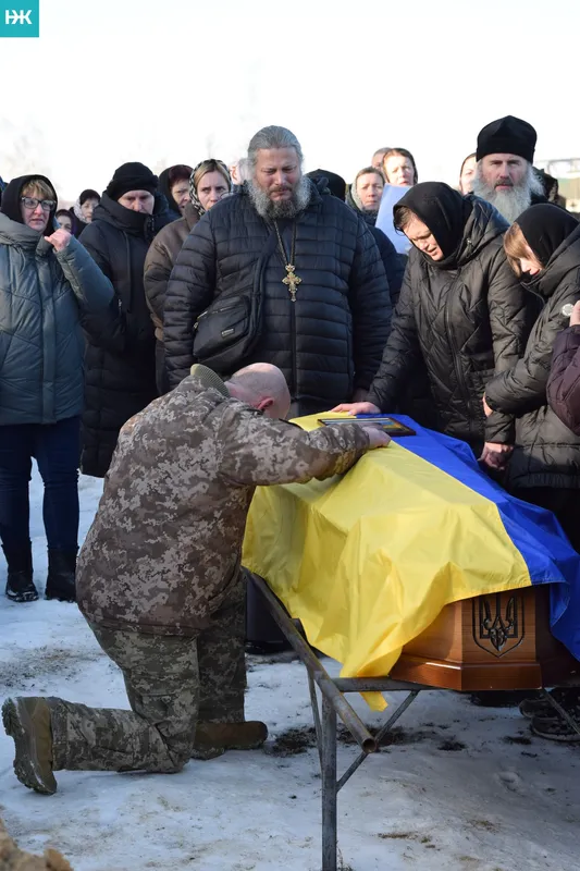Без батька залишилися двоє дітей: на Волині попрощалися з воїном Віктором Веремійчиком (фото)