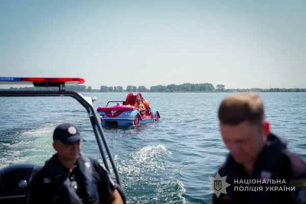 «За п'ять хвилин може статися біда»: водна поліція показала небезпечний бік Світязя (фото)