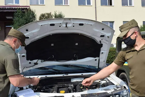 У Луцьку продемонстрували готовність військової техніки (фото)