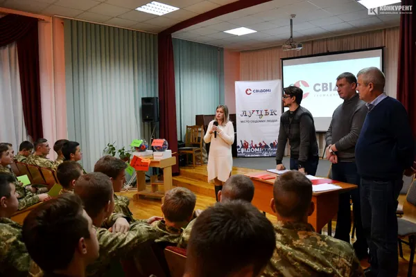 Чому наркотики – зло? Волинським ліцеїстам розказали про життя без залежностей (фото)