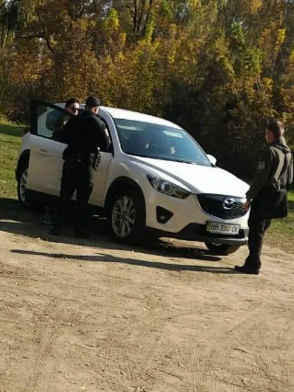 У луцькому парку «автохам» намагався наїхати на муніципала (фото)
