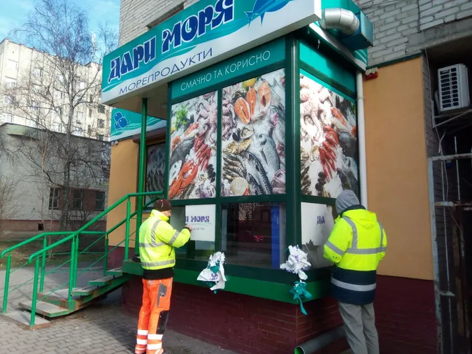 У Луцьку позбулися неестетичних вивісок й реклами (фото)