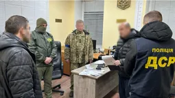 Пропонував тисячу доларів: в Устилузі затримали волинянина, який хотів виїхати з України (фото)