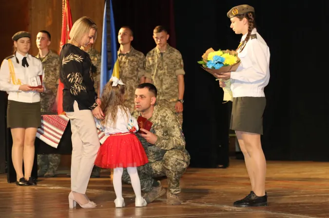 На Волині рідним загиблих воїнів з «князівської» бригади вручили відзнаки «Навіки в строю» (фото)