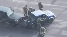 На Донеччині затримали військових, які продавали трофейну зброю бандитам (відео)