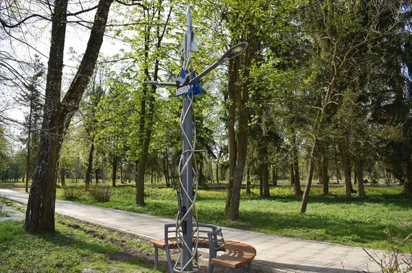 У Центральному парку Луцька засвітять ліхтар-літак (фото)