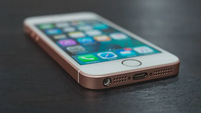 Apple випустить бюджетний iPhone на дві SIM-картки