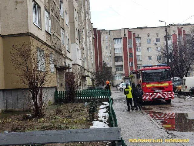 У Луцьку на Чорновола горить квартира