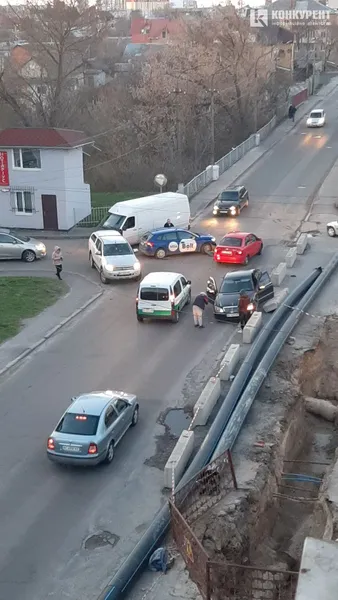 У Луцьку - аварія за участі двох автівок (фото, відео)