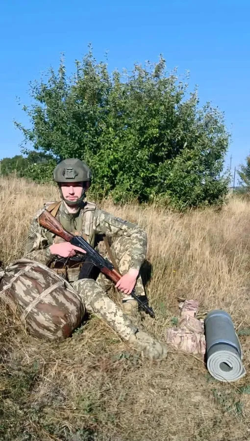 Перебило ногу, але командування не залишив: прикордонник із Волині розповів про жорсткий бій на Харківщині (фото)
