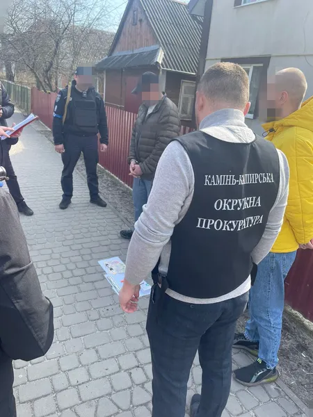 Метадон і канабіс: на Волині затримали 41-річного наркобаригу (фото)