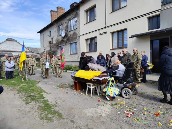На Волині в останню путь провели Героя Олександра Каленюка (фото)