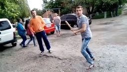 Лучан просять впізнати "водія-шмаркача" (відео)