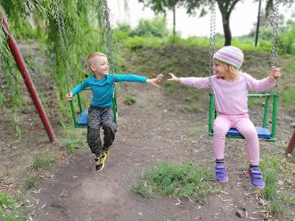 Мама по вайберу, або Щасливий лучанин, який сам виховує дітей