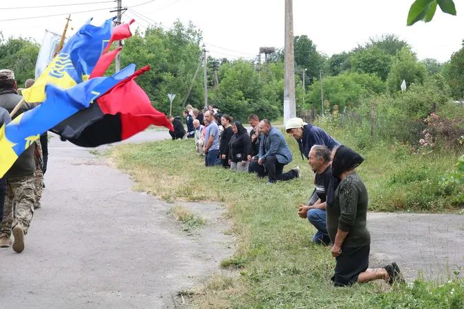 На Волині провели в останню земну дорогу Захисника Ігоря Андрійчука (фото)