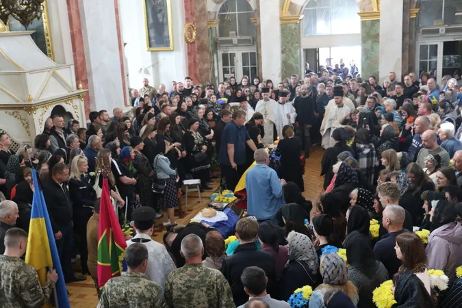 У Луцьку попрощалися із загиблими захисниками Олександром Махновцем та Валерієм Максимчуком (фото)