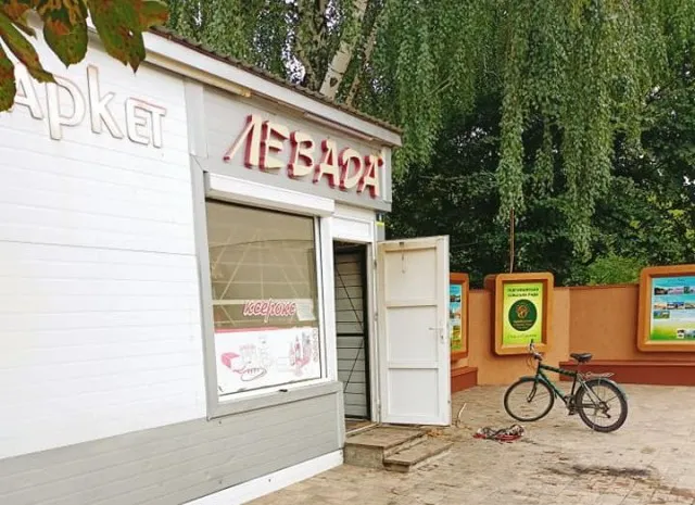 Недалеко від Луцька палав продуктовий магазин (фото)