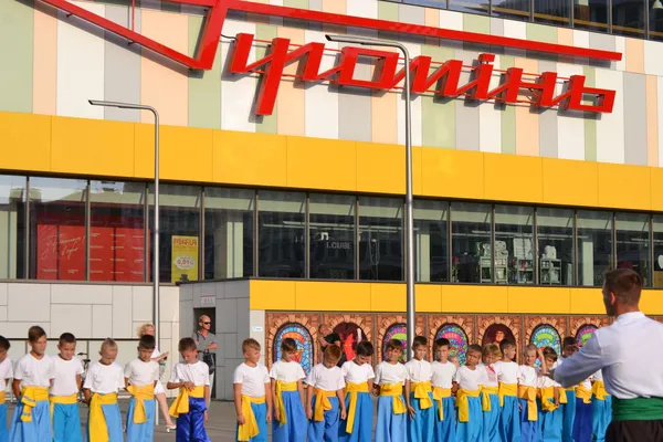«Промінь» відсвяткував День Прапора із дітьми та гопаком (фото)