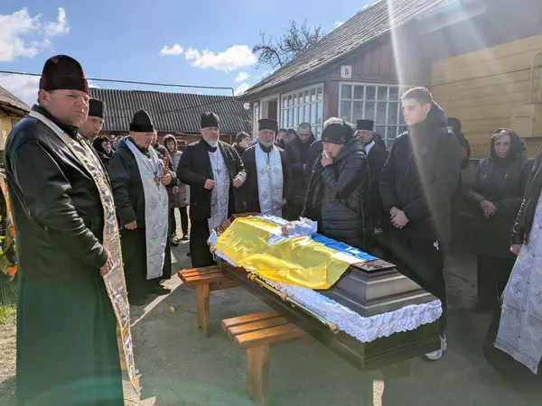 Назавжди 50: на Волині попрощалися із загиблим воїном Володимиром Омельчуком (фото)