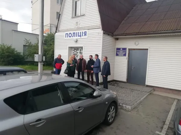 У Києві з мосту стрибнув 15-річний хлопець, батьки якого померли від коронавірусу
