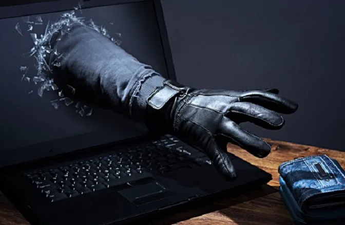 Нова схема в інтернеті: волинянин викрадав речі, які мав «доставити» у Британію