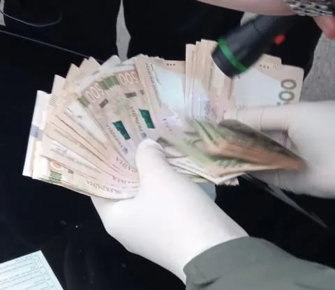 На Волині заступника начальника райвідділу поліції зловили на хабарі (фото, відео)