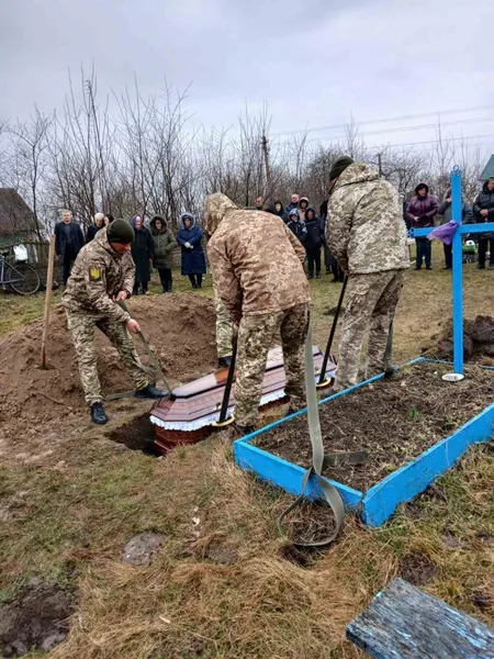 У Луцькому районі попрощалися із померлим воїном Миколою Казміруком (фото)