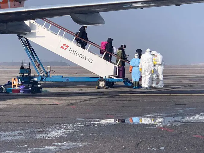 Обсервація і майбутнє літака: ТОП-12 запитань про евакуацію з Китаю