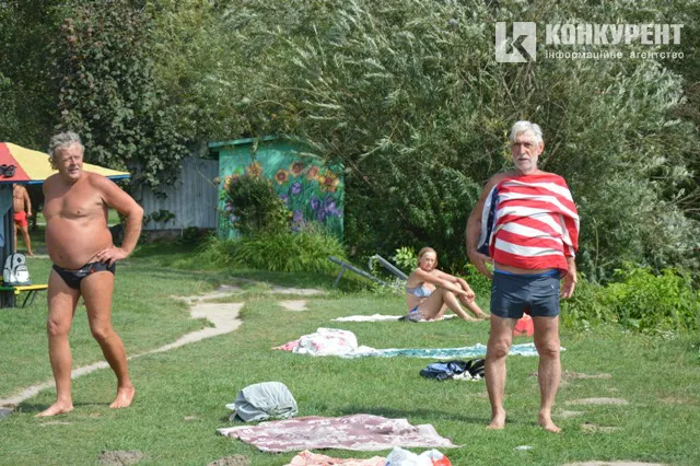 Що коїться на центральному пляжі Луцька в останній день літа (фото)