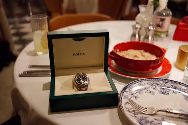 Блогерка з Луцька подарувала коханому Rolex – він не зрадів (фото)