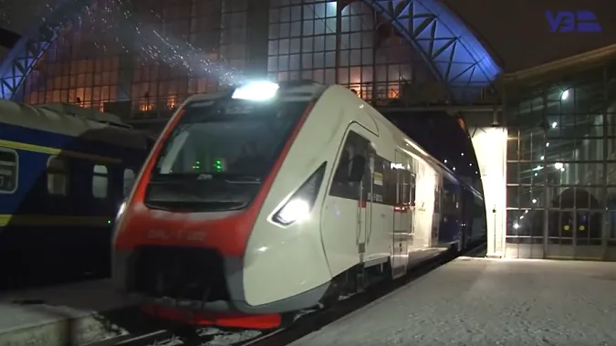 «Буковельський експрес»: Укрзалізниця запустила потяг до туристичних місць Карпат (відео)