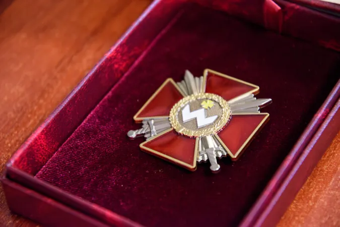 Рідним загиблих бійців з Луцька передали їхні нагороди (фото)