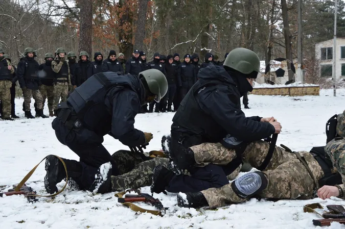 «Усі готові бити ворога»: як на Волині тренуються бійці бригади «Лють» (фото, відео)